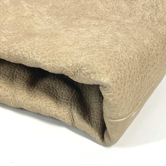 CHANEL Beige Leather Shoulder Bag - Picture 10 of 15